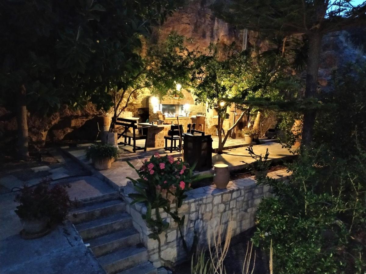 Eutuxia Sea&Mountain Apartment - Tsoutsouros מראה חיצוני תמונה